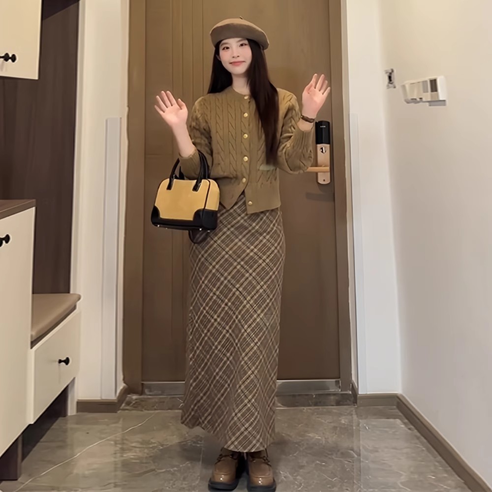 ハイエンドのカスタマイズ-メイラードの ootd フレンチ レトロ秋スタイルのスーツとドレス 2024 秋の婦人服の完全なセット