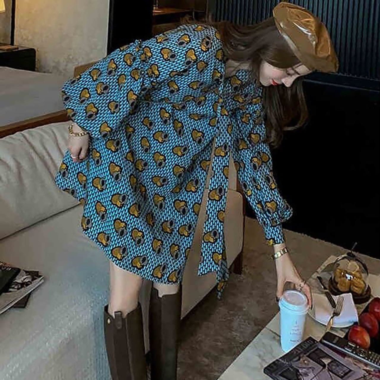 ボウタイ リボン ミニ丈 シャツワンピース シャツ ワンピース ミニ 膝上 袖あり 長袖 パフスリーブ Vネック 襟なし シフォン かわいい 大人可愛い カジュアル 大人 おしゃれ お洒落 レトロ