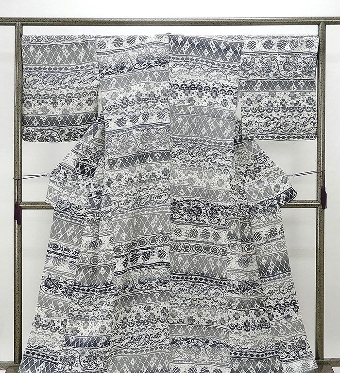 小紋 未着用美品 正絹 花鳥幾何模様 身丈159.5cm 裄丈68.5cm 小紋 未使用 新古品 着物 c0082