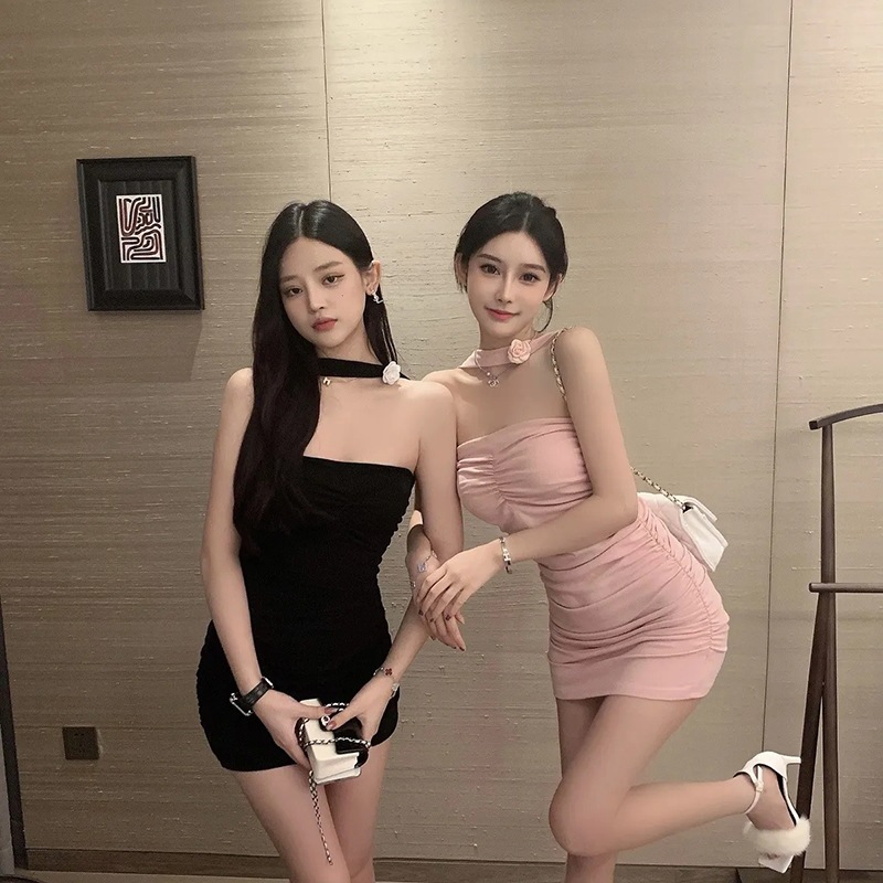 2025新型セクシーな肩に首を掛けて胸を拭きます