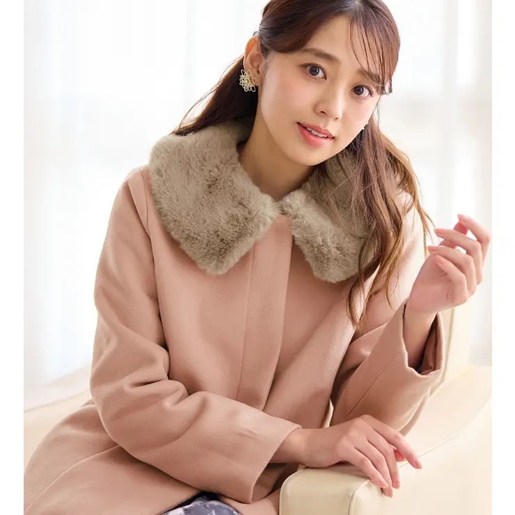 美人シルエットファー付ノーカラーコート