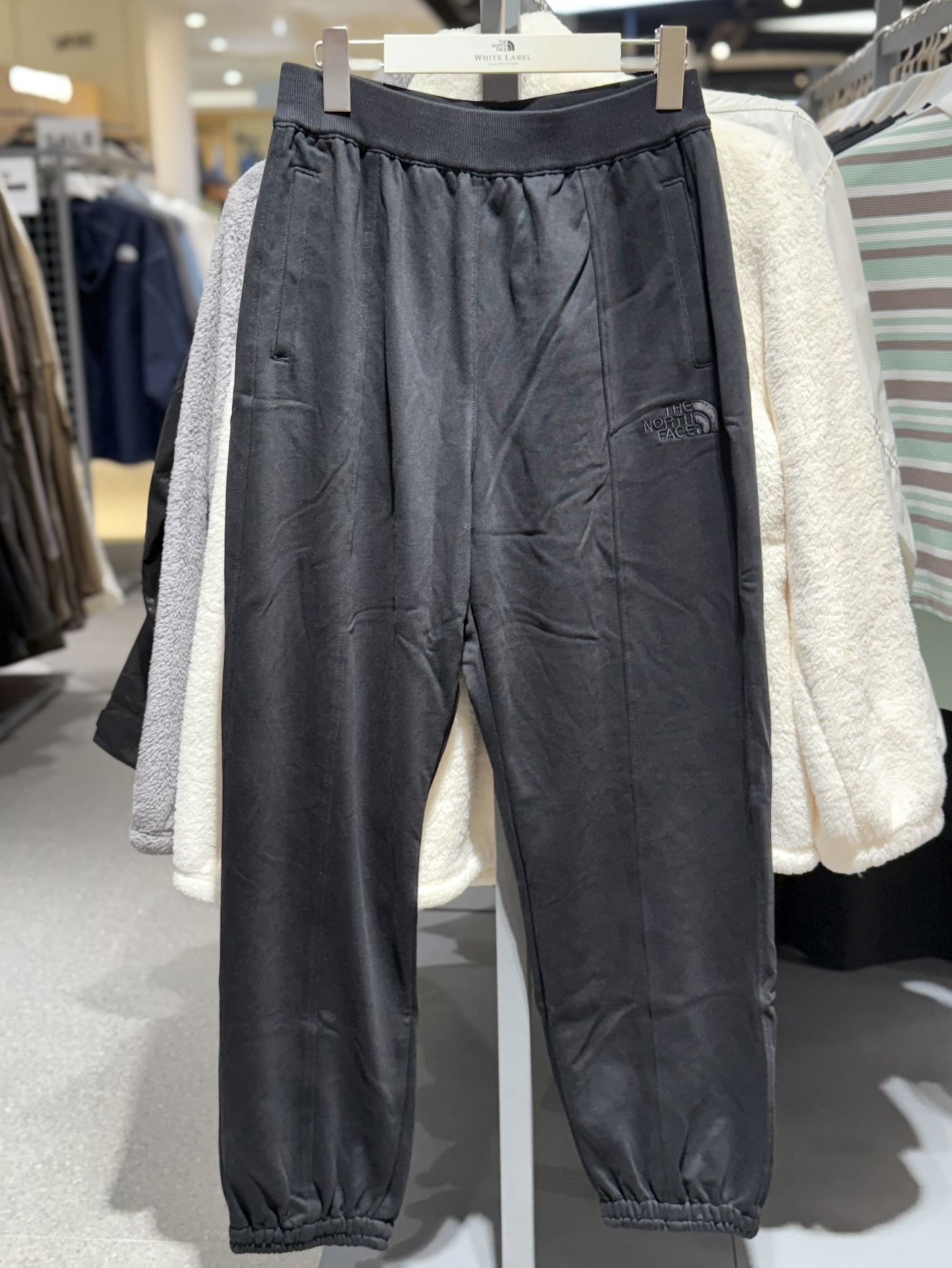韓国正規品保証 関税負担なしNP6KR50J GO TO SWEATPANTSデイリー 基本 着装 男子 女子 人気 韓国 ファッション 男女共用 アウトドア
