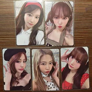 ルセラフィム トレカ公式