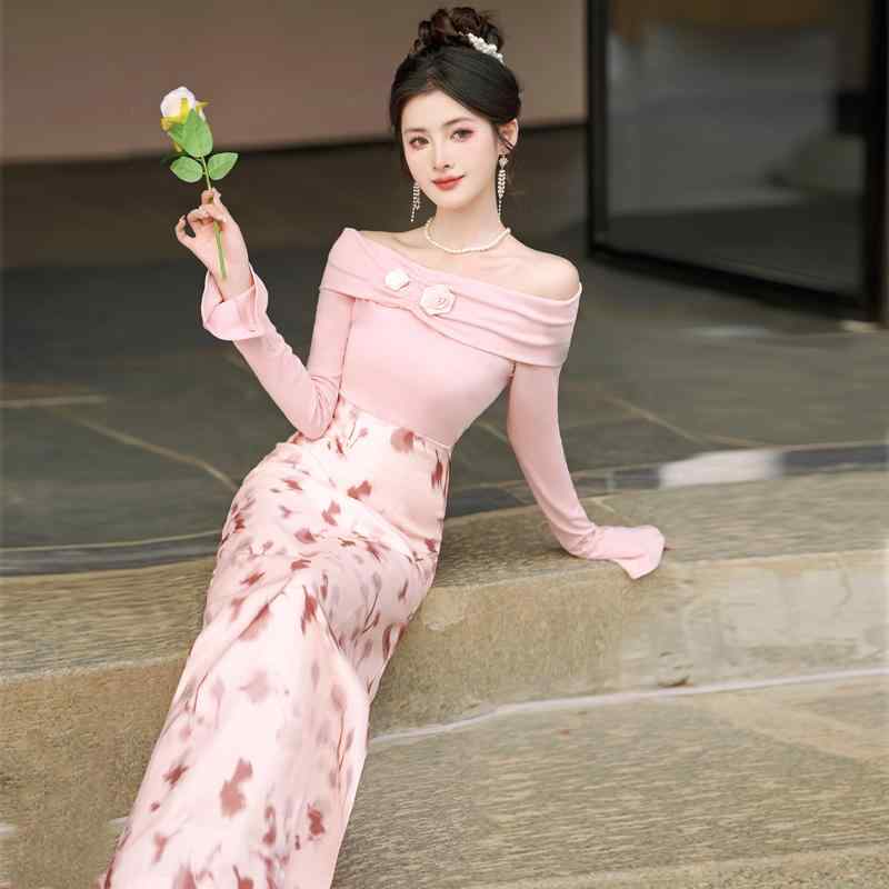 レディース ファッション フレンチ 美しい ワンショルダー トップス 肩出し オフショルダー ピンク ガーリー 深めスリッドスカート 秋 高級感 個性的 花モチーフ ブローチ風装飾