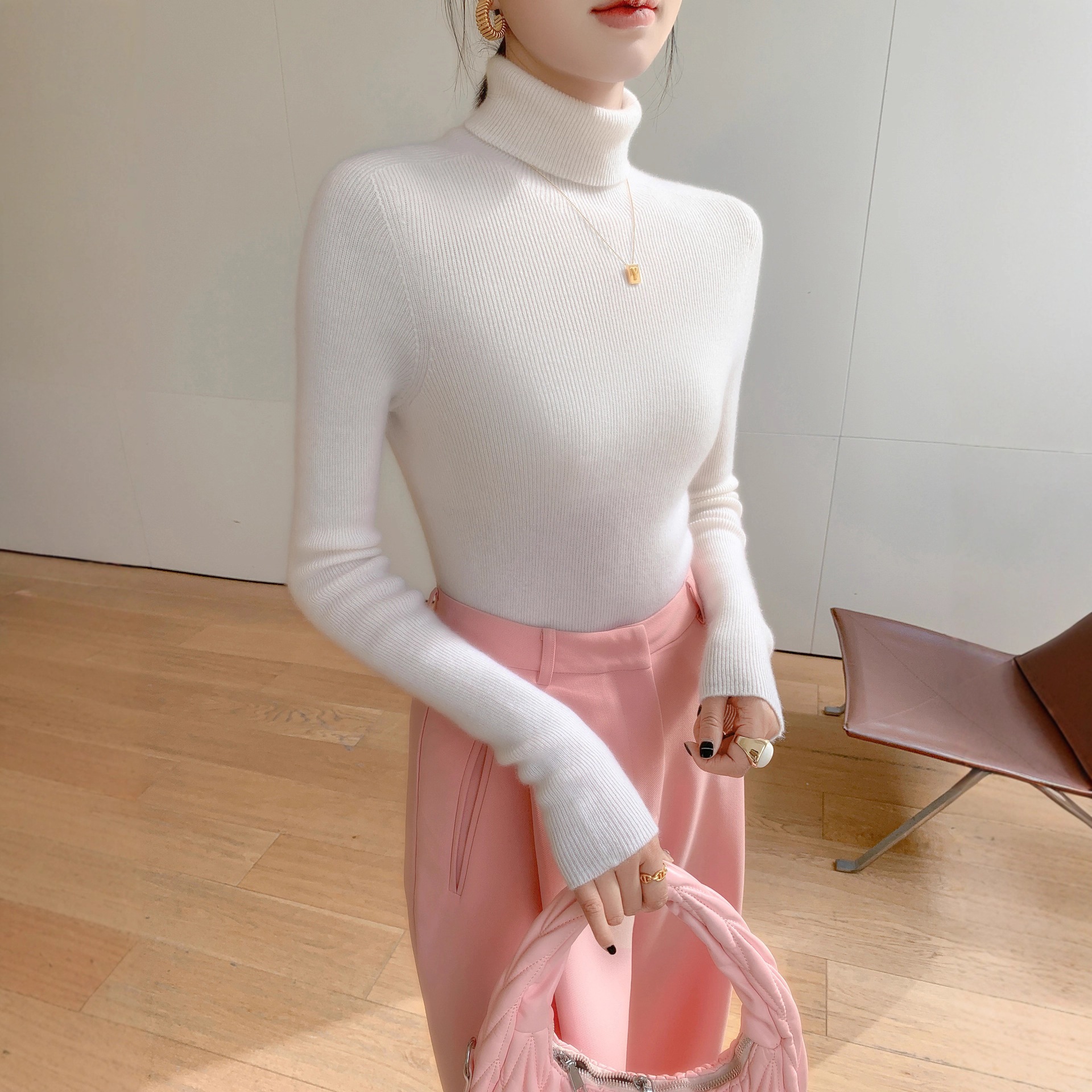 レディーススリムフィットタートルネックカシミヤセータープルオーバー新しい秋冬スタイルスリムフィットベースのニットウェア