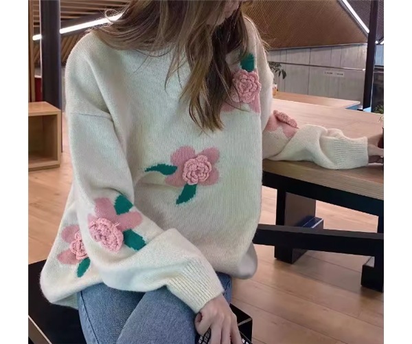 レディース トップス ニット セーター プルオーバー ミドル丈 長袖 ドロップショルダー ラウンドネック ストレート フェミニン 刺繍 立体装飾 かわいい 大人可愛い きれいめ カジュアル 上品