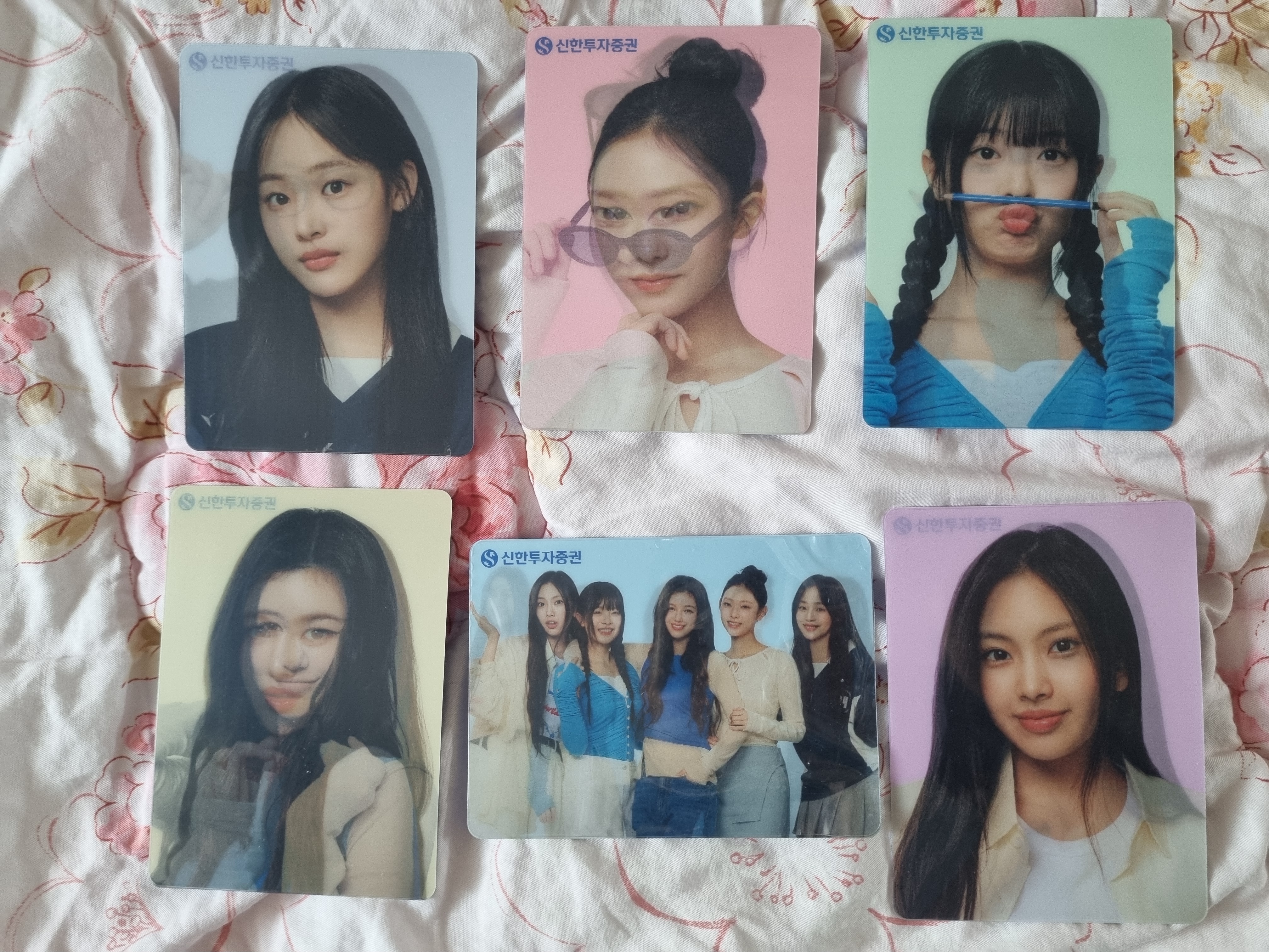 【限定】 NewJeans × 新韓投資証券 レンチキュラー公式フォトカード / グッズ KPOP IDOL KOREAN