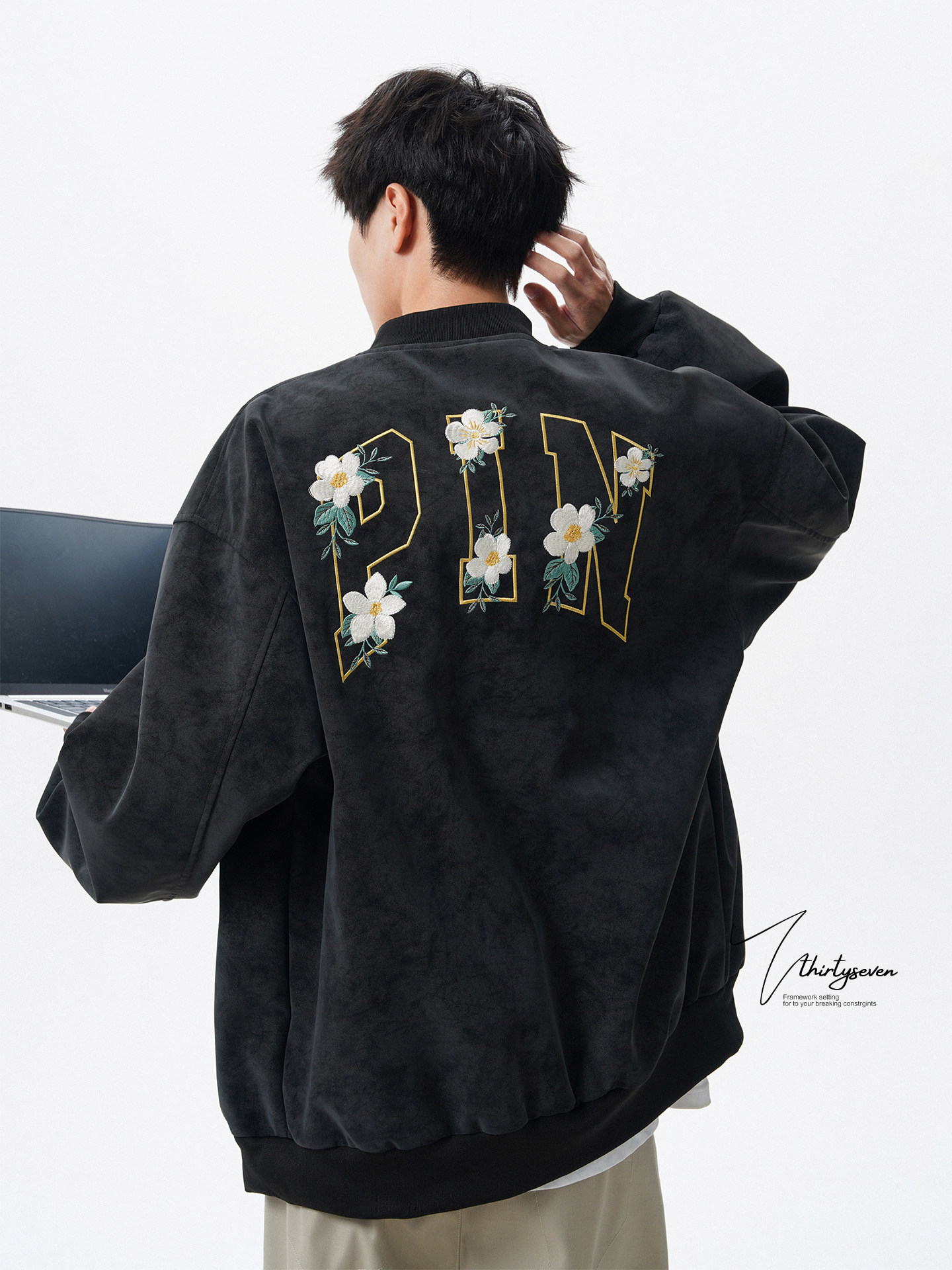 国潮風カメリア刺繍スポーツレザージャケット メンズ 夏用 ストリート系 ベースボールジャケット レザージャケット