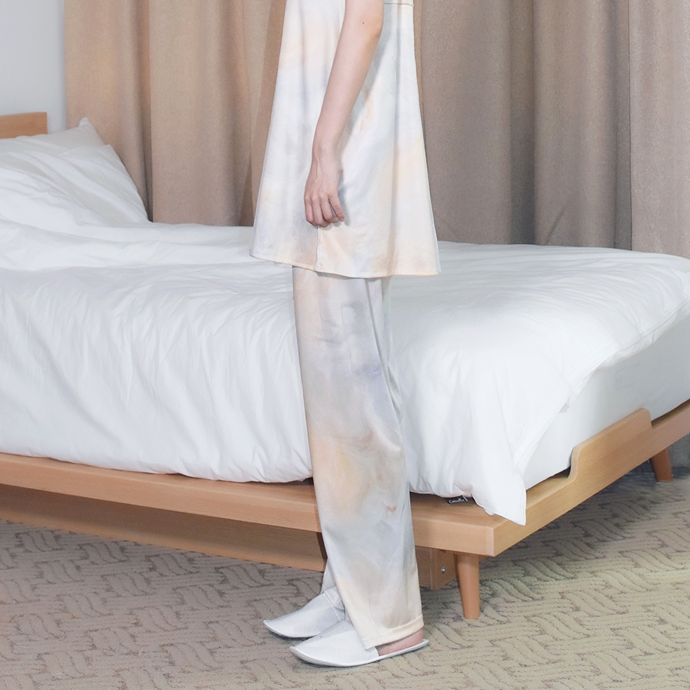 room no.404 Jenn yellow