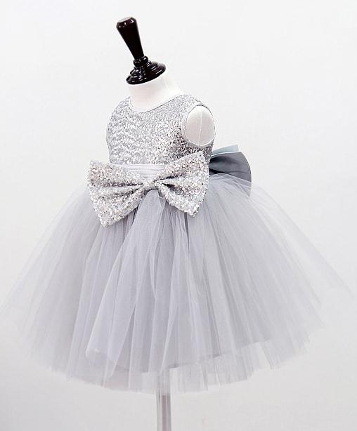シルバー　ドレス　子供ドレスピアノ発表会　ミニドレス　キラキラ　リボン　フォーマル　ワンピース　キッズ服 子供服 女の子 ワンピース 子ども　　七五三　誕生日　演出舞台　結婚式　卒業園　入園式 90