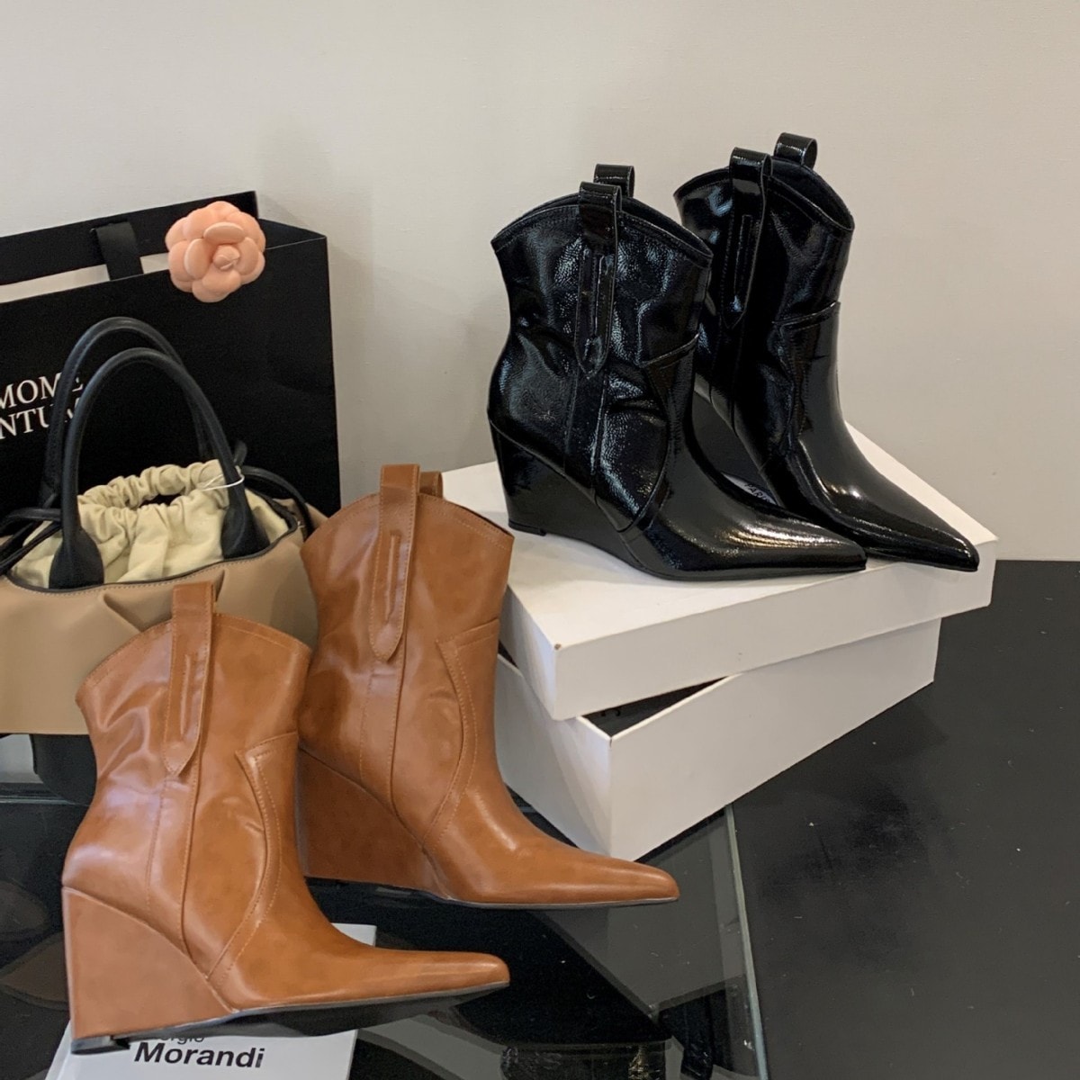 ウェッジ気質ポインテッドトゥウエスタンデニムショートブーツ女性用2025