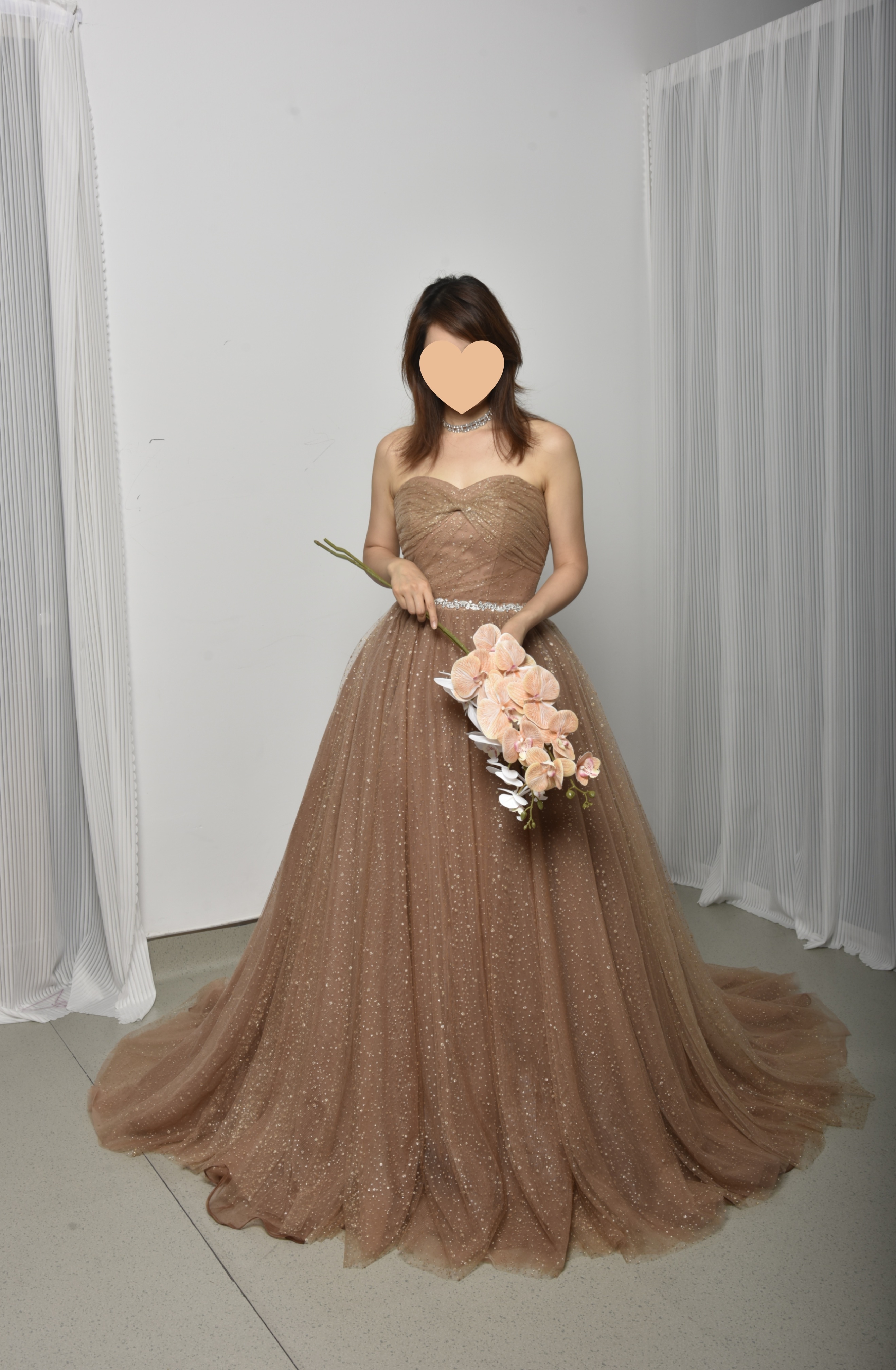 人気上昇！カーキ色 カラードレス ベアトップ キラキラグリッターチュール 編み上げ 前撮り