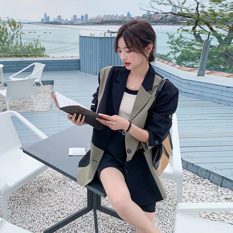 スーツセットアップ 韓国版新型デザイン感郭形衝突色スーツ女性2024春秋洋風継ぎ手ハイエンドスーツ