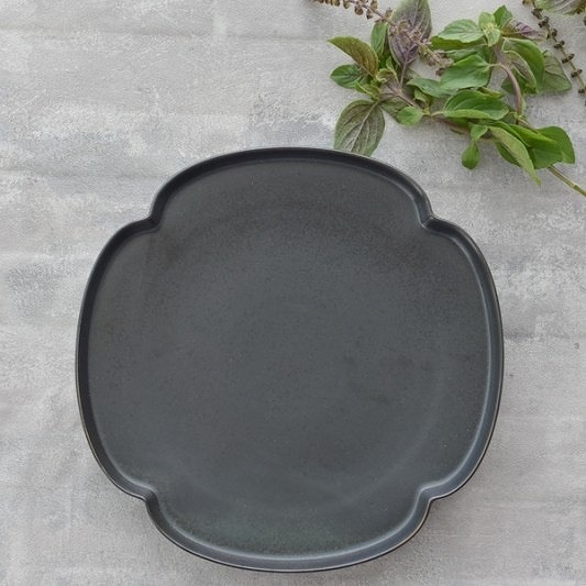 食器 皿 プレート フォーリーフブラックプレート Instagram掲載商品 新生活