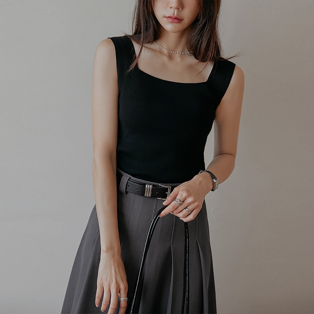 エブリンツーウェイニットスリーブレス