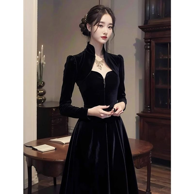宮殿風の黒ベルベットドレス高級宴会ドレスコートとロングスカート付き