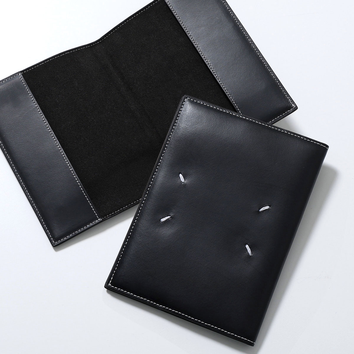 MAISON MARGIELA メゾンマルジェラ パスポートケース S55VT0079 PR013 メンズ レディース レザー パスポートカバー 4ステッチ T8013 S55VT0079PR013T