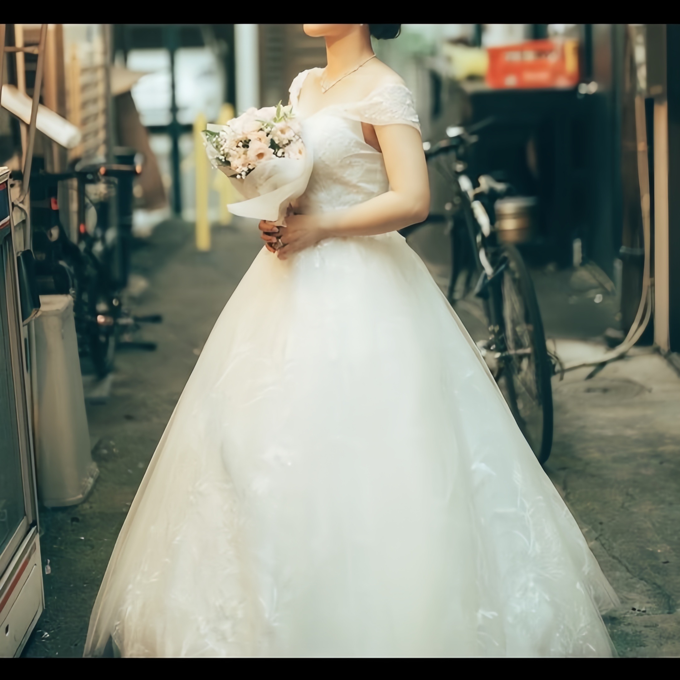 実例写真！ウェディングドレス オフショルダー プリンセスライン ふわふわドレス 結婚式 前撮り