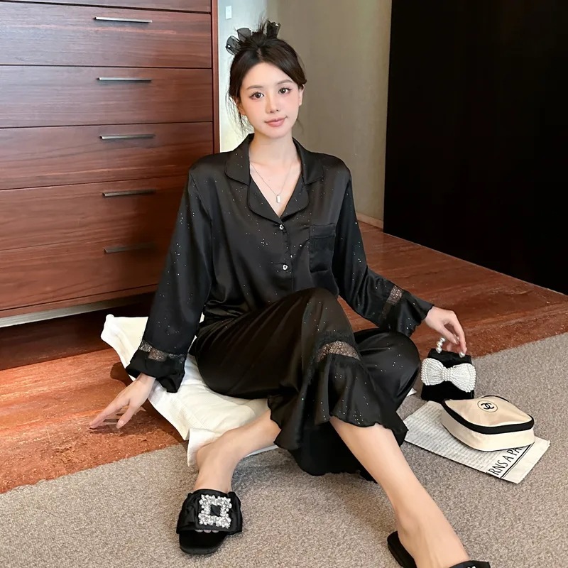 黒の女性の背中の開いたかわいいプリントのパジャマセット女性のゆったりとしたナイトウェアサテンの家の服長袖のパジャマ夏