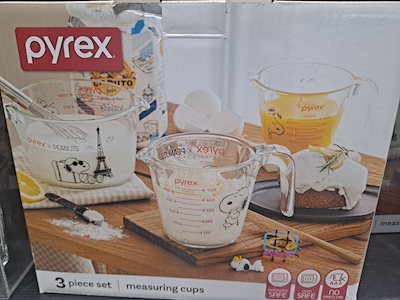 Qoo10] Pyrex パイレックス スヌーピー計量カップ3点セ