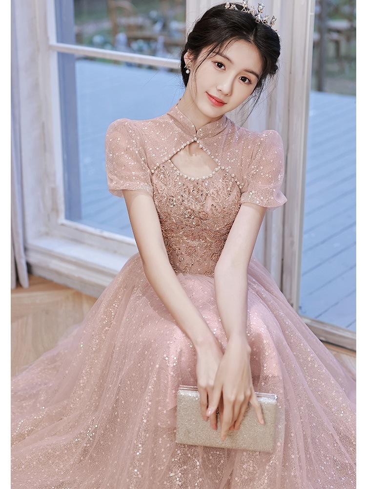 女性のためのピンクの宴会イブニングドレス 2024 春スタンドアップカラー妖精卒業ホスト芸術試験スカート春
