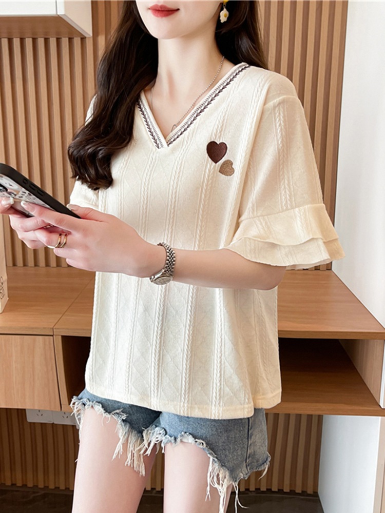 【1点ご購入 で10点プレゼントいたします】半袖Tシャツ女2025韓国版ゆったり小柄v襟フレアスリーブトップス