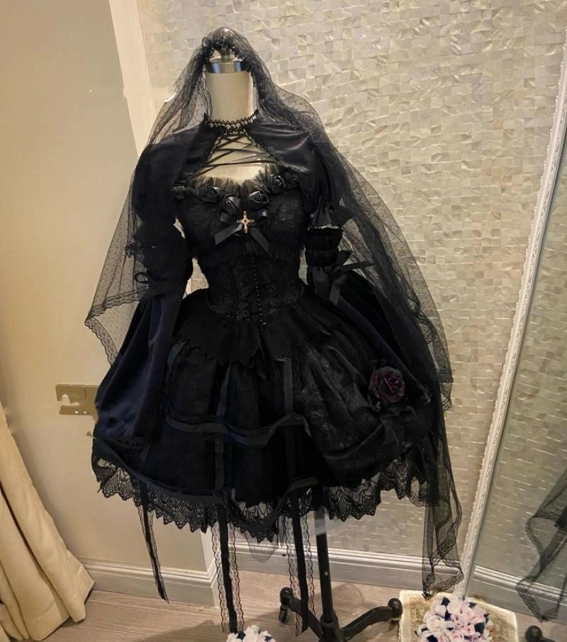 216【新作登場 最安値】 ロリータ 黒姫　黒薔薇ワンピース　 ゴスロリ コスプレ メイド服 コスチューム 文化祭 学園祭 衣装 仮装 ハロウィン 可愛い 日常　写真　舞台　花嫁　洋服　ハ
