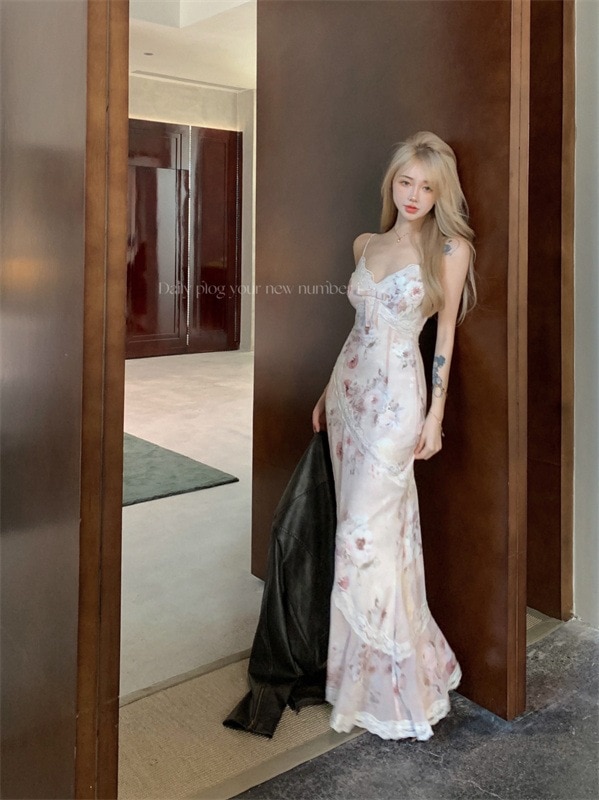 セクシーなvネックサスペンダードレスレディース夏海辺リゾートスタイルスカートウエストと美しい花柄ヒップ抱きロングスカート