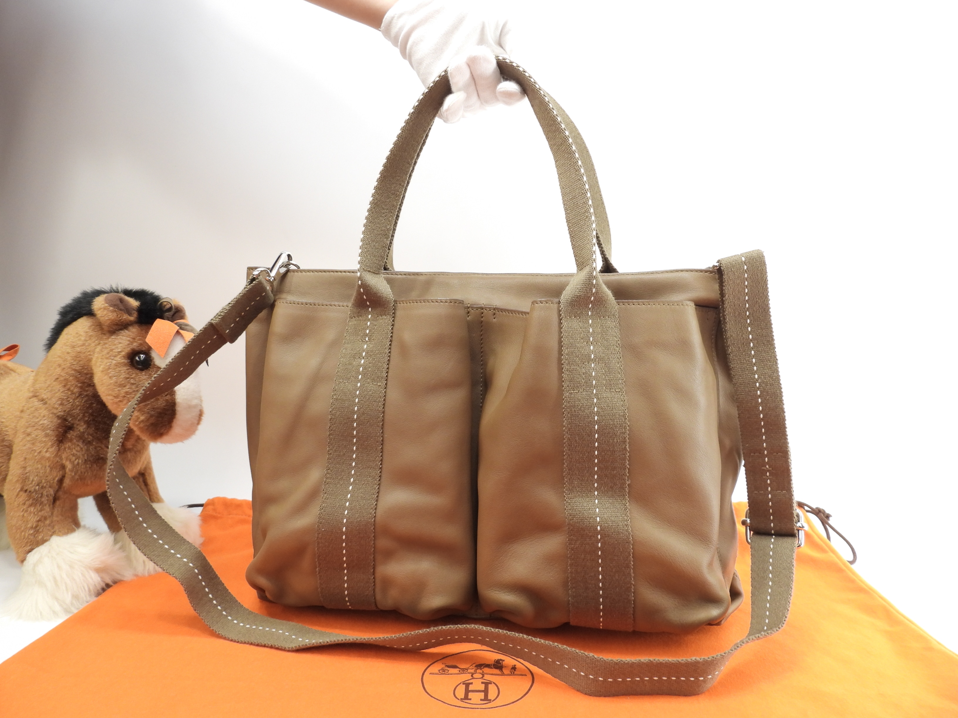 キャラバンホリゾンタルMM レザー灰 クロスボディバッグ ハンドバッグ 美品@ 7 81,400円