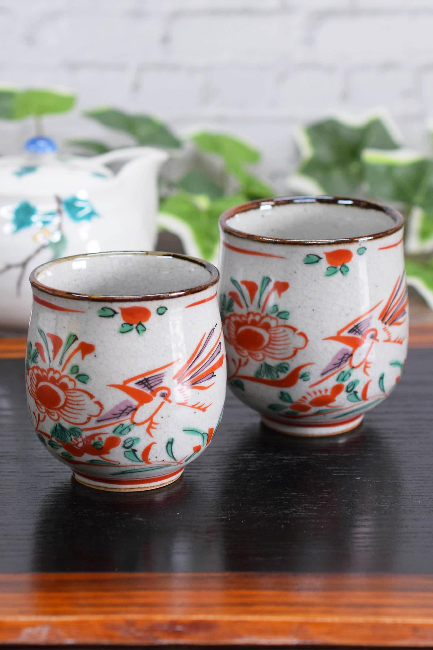 和座の蔵 おしゃれ ペア 湯呑み 九谷焼 夫婦湯呑み 赤絵 陶器 ブランド 和食器 日本製 結婚記念日 還暦祝い 古希祝い 喜寿祝い 傘寿祝い 米寿祝い プレゼント ギフト