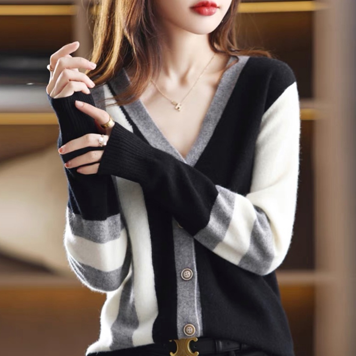 トップス セーター カーディガン ノースリーブ Vネック 切り替えデザイン ニット きれいめ シンプル カジュアル 大人 上品 おしゃれ お洒落 かっこいい 大人女子 こなれ感 ラフ 5,724円