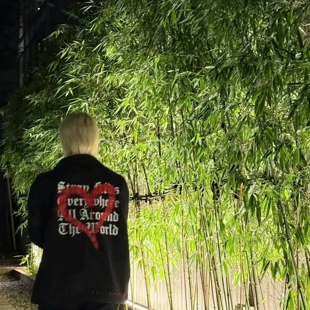 【Bang Chan 着用】デニムコートと同じ水洗刺繍ダブルファスナー厚手コート 厚くする