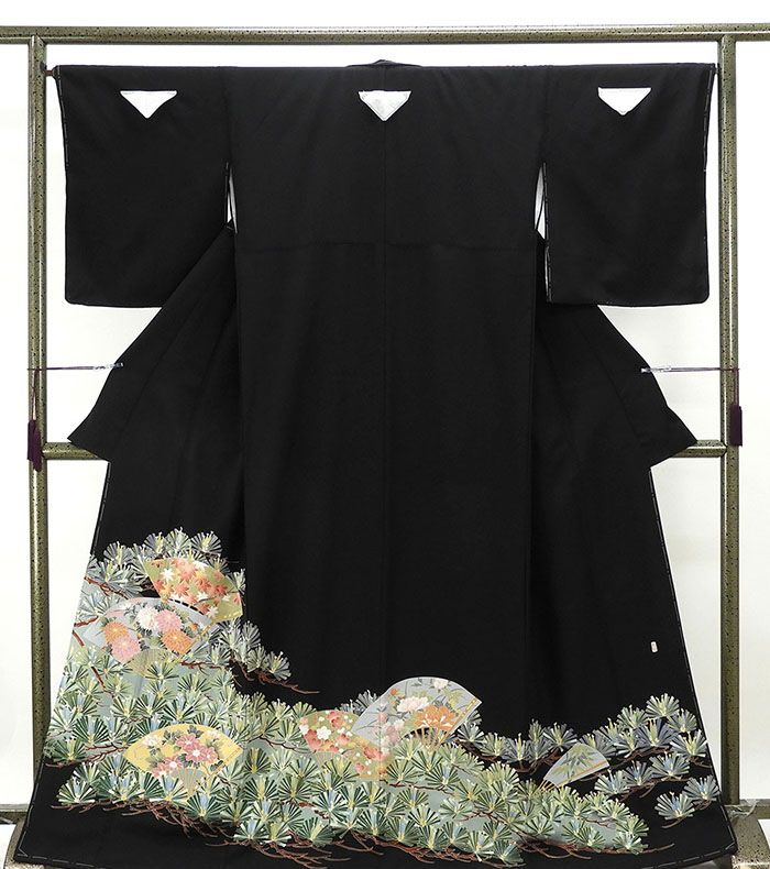 珍しい 松扇四季花模様 正絹 新品仕立済 留袖 身丈167.5cm f1010 着物 仕立て上がり 新品 五つ紋 黒留袖 裄丈66.5cm 着物