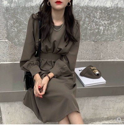 ワンピース フレアワンピース ミモレ丈 ロング丈 長袖 パフスリーブ Uネック 襟なし フレア Aライン ウエストマーク 切り替えデザイン ハイウエスト かわいい 大人可愛い きれいめ シンプル 5,502円