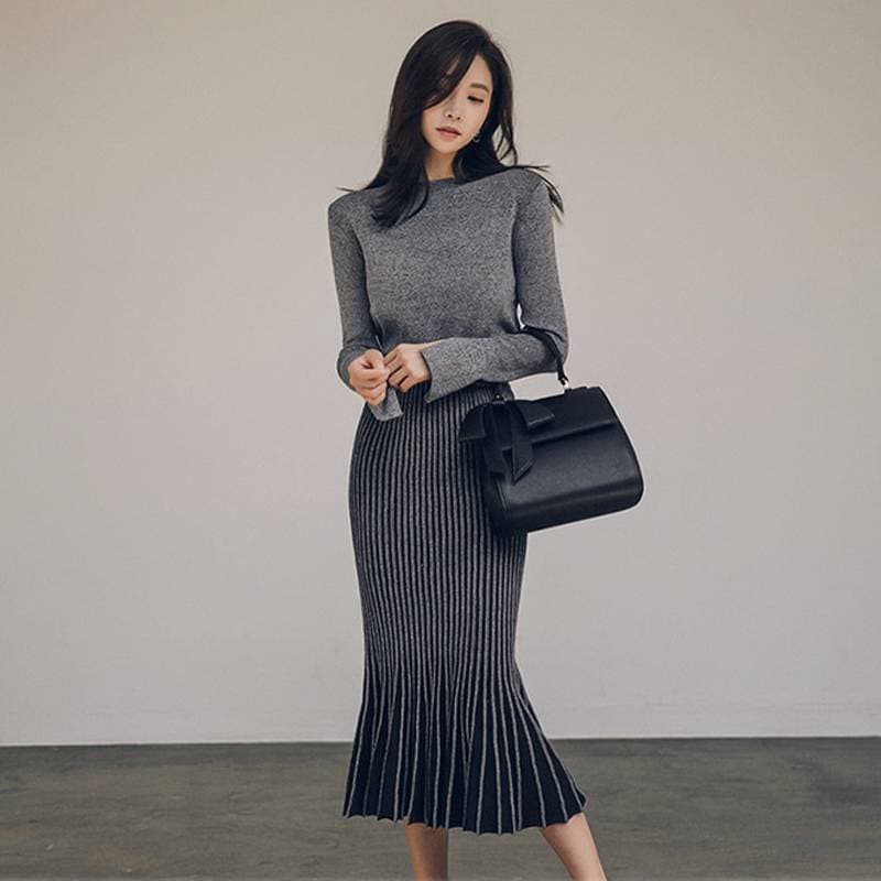 ロンTシャツ プリーツ スカート ツーピース セットアップ ニットソー ミモレ 丈 袖あり 長袖 マーメイド プリーツ 大人 可愛い きれいめ シンプル 上品 おしゃれ 大人女子 フォーマル 無地