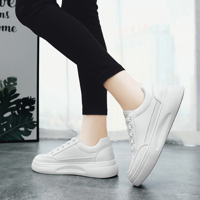クーポン スニーカー レディース 厚底 ダッドスニーカー ローヒール レースアップ スポーツシューズ 運動靴 ウォーキングシューズ コンフォート 婦人靴 軽量 通気 美脚 通勤 通学 走れる ファッジ