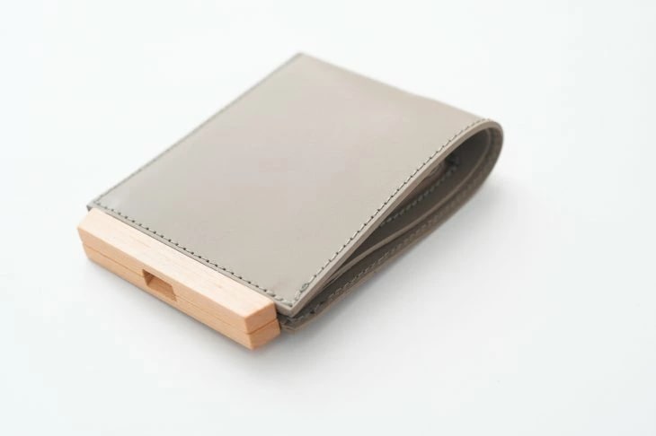 yuruku (ユルク) Wood Plate Folder Half Wallet 1