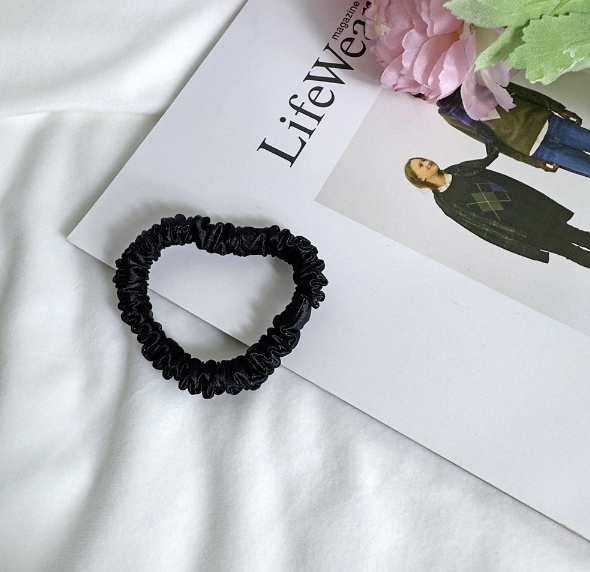 髪留めゴム 美髪 まとめ髪 髪留め レディース 洗顔 ヘアゴム シルク100％ 絹 ヘアケア 小さめ 細め 高級 シンプル おし