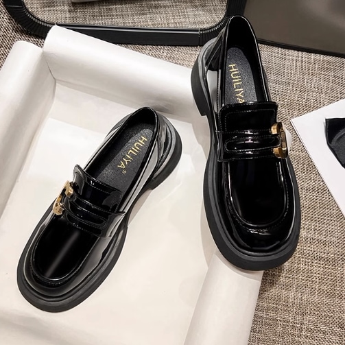 レディース ローファー 革靴 3cm バックル レザー フェイクレザー PU ラバーソール パテント マット かわいい 大人可愛い きれいめ カジュアル 上品 おしゃれ かっこいい エレガント 7,637円