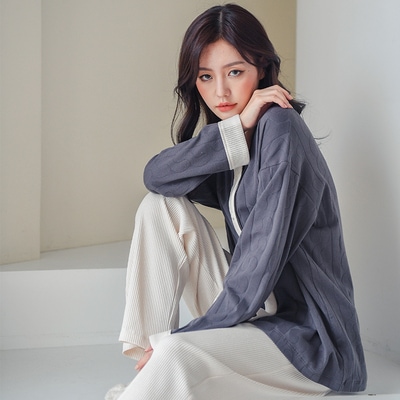 【日本未発売/送料無料】マタニティ パジャマ Vネック 授乳口付き バイカラー コットン 長袖