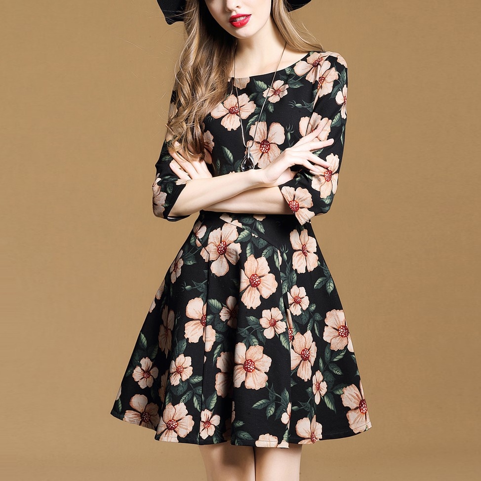 1211．レトロ花柄Aラインワンピース（ブラック）