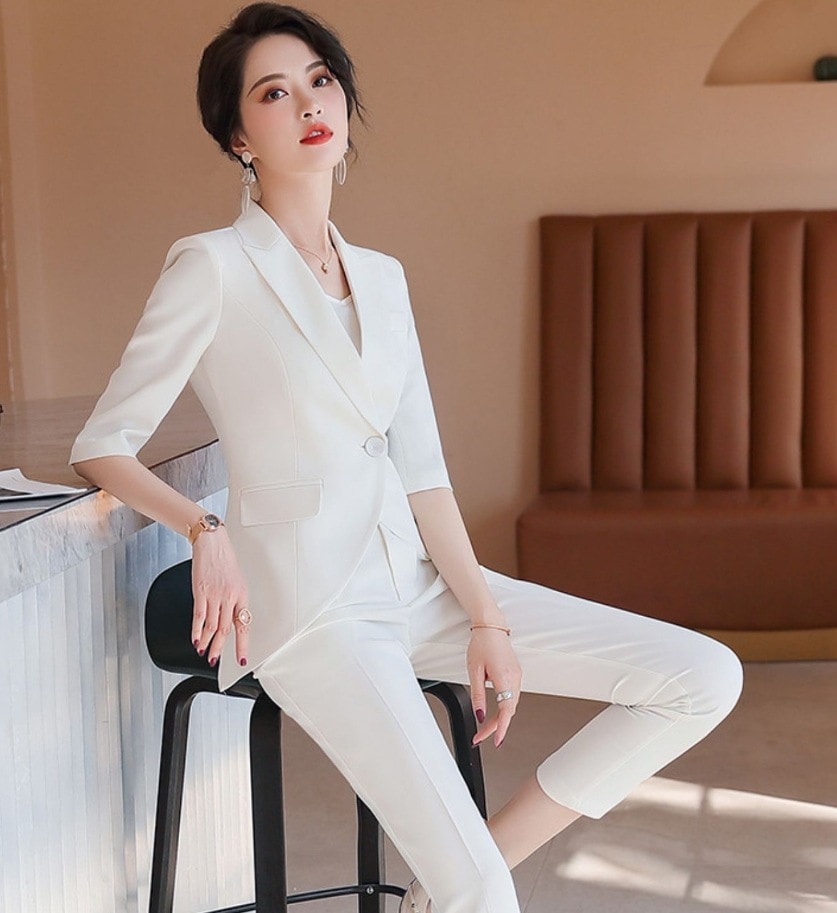 スーツ アウター ジャケット 上着 トップス レギュラー丈 長袖 ストレート かわいい 可愛い きれいめ シンプル 上品 おしゃれ お洒落 かっこいい 可愛い 女子 こなれ感 クール