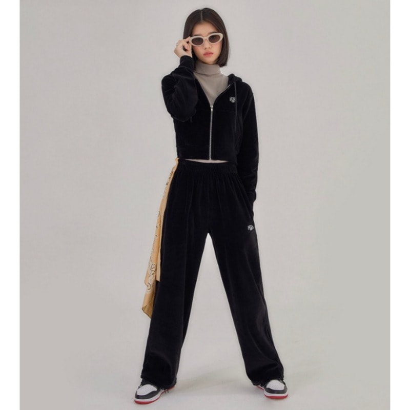 muah muah / POINT VELVET TRAINING PANTS 2color