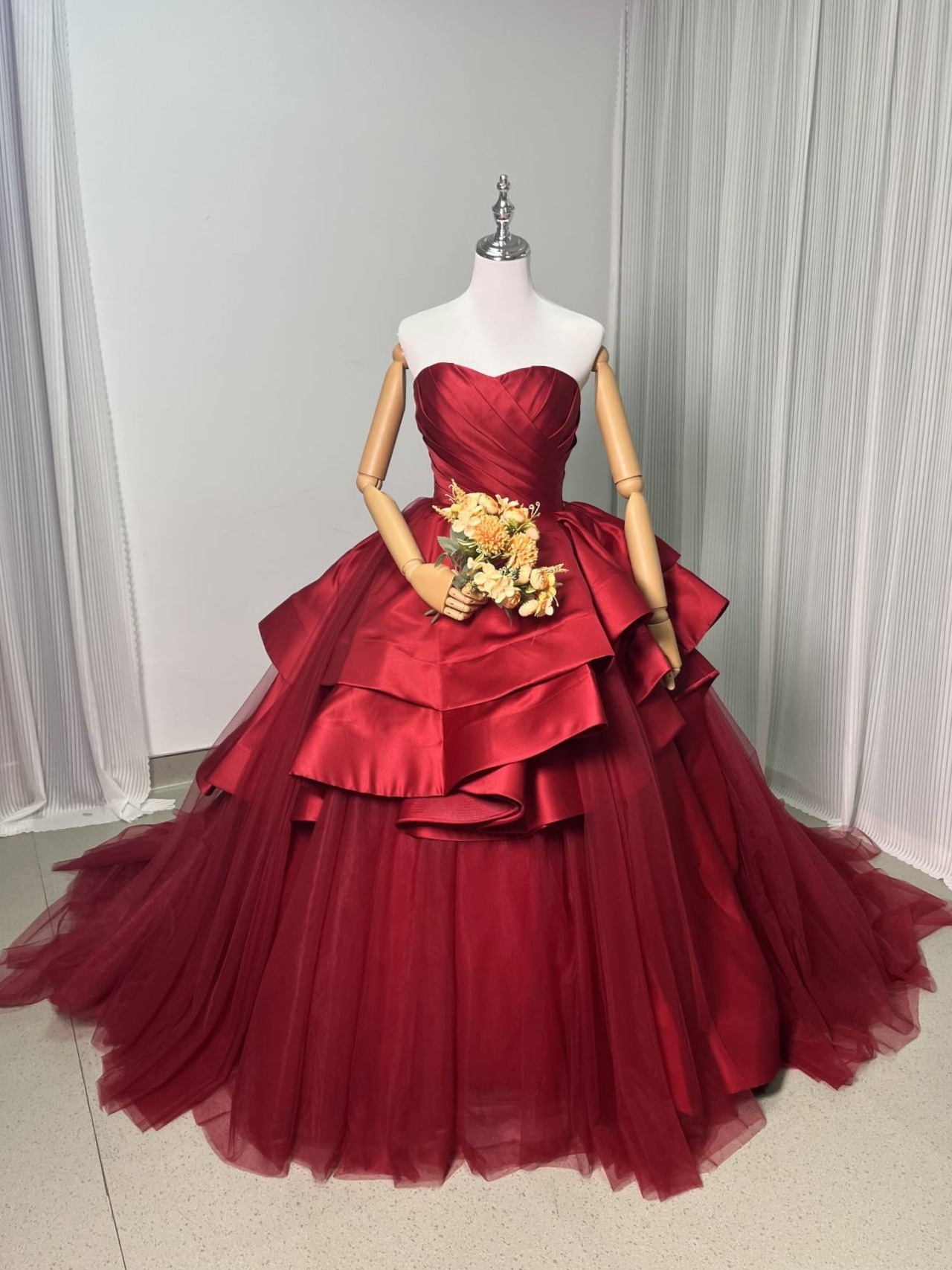 豪華！カラードレス 赤 ベアトップ プリンセスライン 2次会 挙式 謝恩会 クラシカル 41,980円