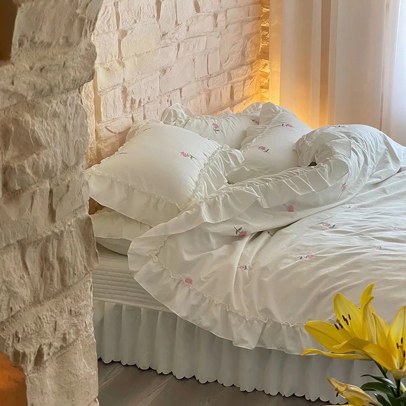 今の流行レース洗い綿4点セット 刺繍入り フランスベッドカバー 家庭用寝具 シンプル 掛け布団カバー 小さめ フレッシュ