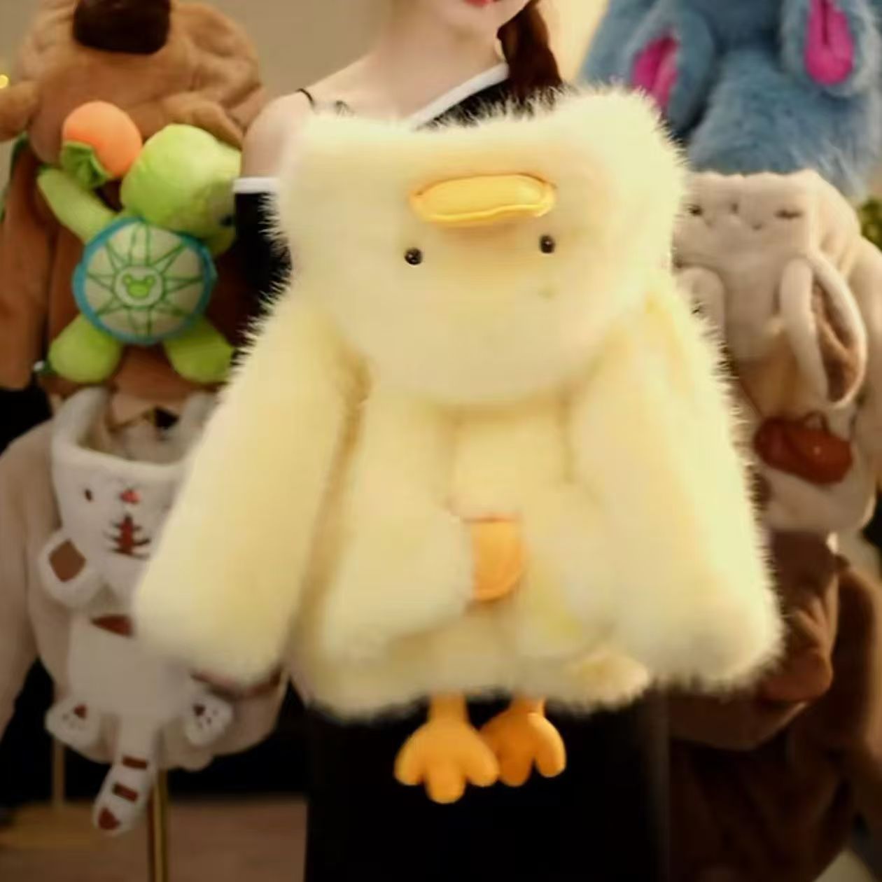 女の子の新しい冬のセーターふわふわベルベットと厚みのあるかわいい赤ちゃんのかわいい小さなアヒルの暖かいコート数日以内に発送