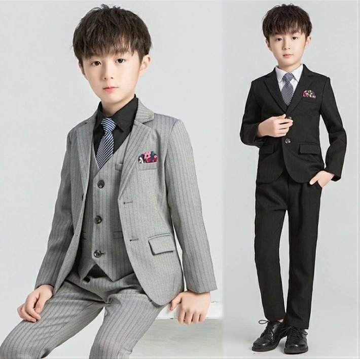 フォーマルスーツ 男子 スーツ キッズ 子供 4点セット ベスト ネクタイ 上下セット セットアップ タキシード ストライプ ジュニア 入学式 卒業式 七五三 結婚式 発表会 グレー ブラック 90