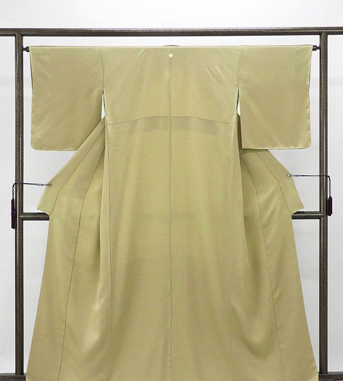 色無地 未着用美品 正絹 灰汁色 身丈161.5cm 裄丈64.5cm 色無地 角立四つ目 未使用 新古品 着物 結婚式 入学式 卒業式 a4006 14,454円