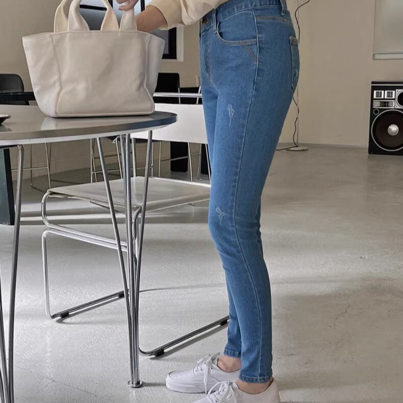 ボトムス パンツ Gパン ストレートパンツ 膝下 アンクル丈 タイト 細身 ストレート 伸縮性 裾ゴム 綿 コットン かわいい 大人可愛い きれいめ シンプル カジュアル 大人 上品 おしゃれ お洒落