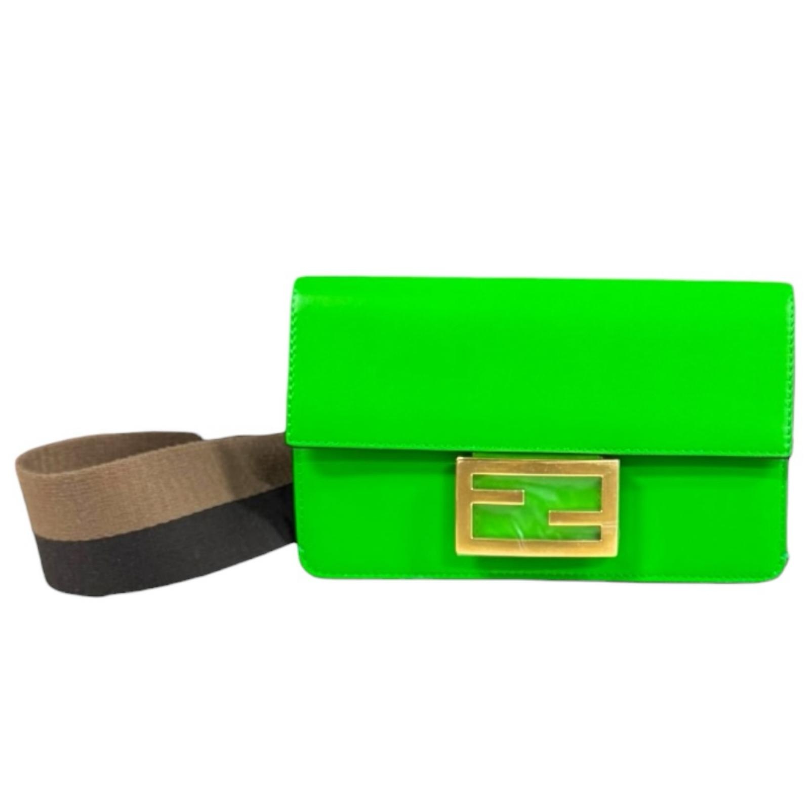 フェンディ フラット バゲット ショルダーバッグ レザー 8BS039 グリーン FENDI 中古 美品